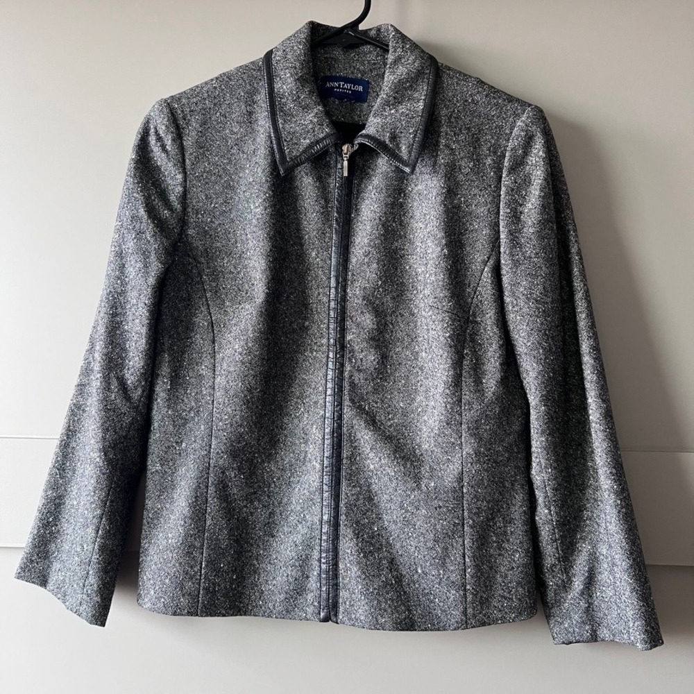 Ann Taylor Petite Tweed Zipper Jacket Black White Leather Trim‎ Collar